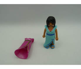 Playmobil - femme + 2 robes...